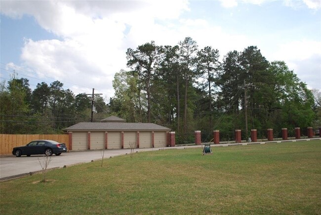 Building Photo - 200 Panorama Dr