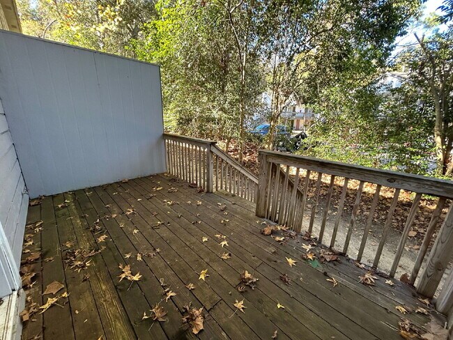 Building Photo - 2BR/1.5BA Townhouse Apartment Conveniently Located!