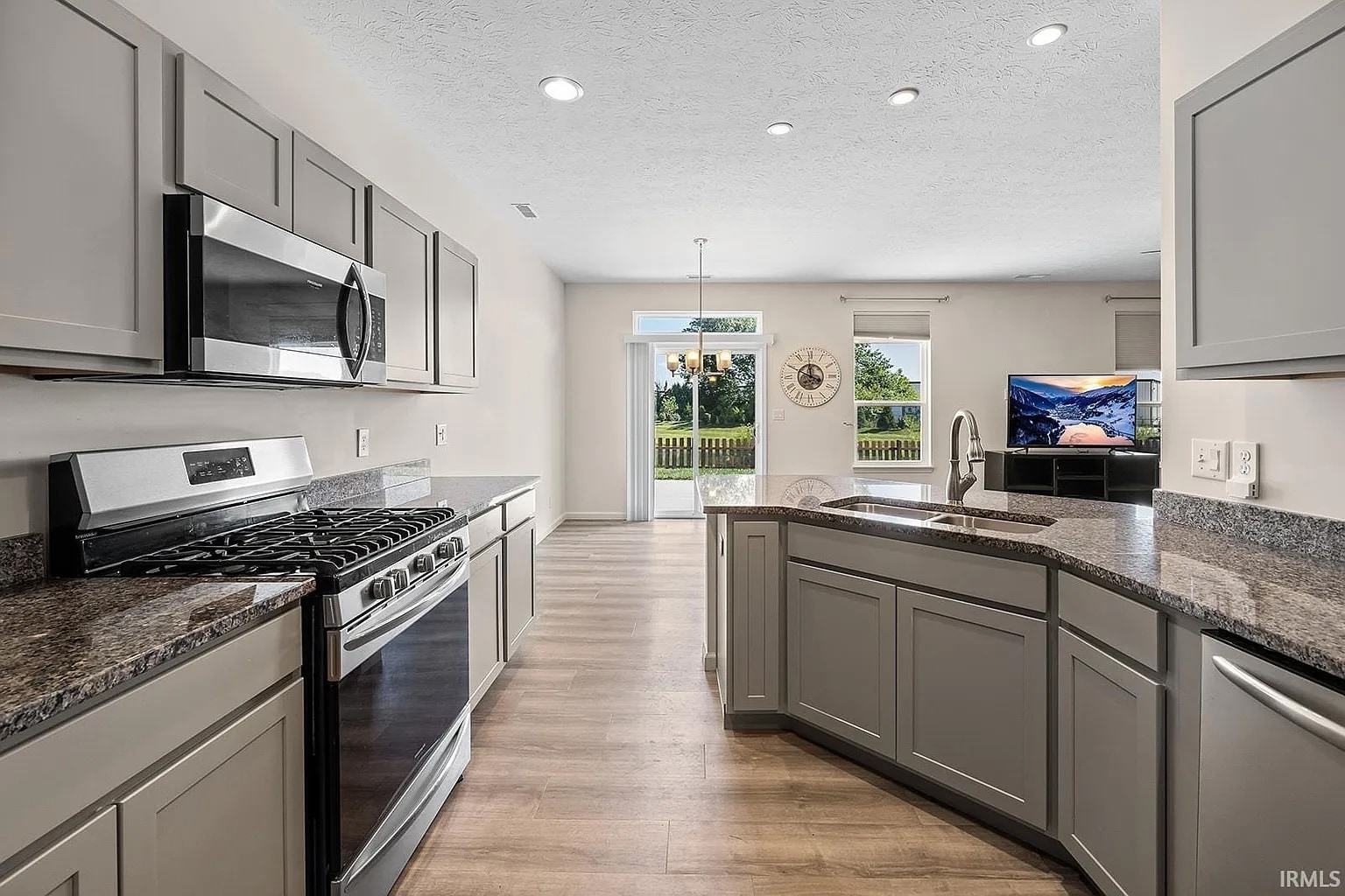 Building Photo - 2911 Poinciana Dr