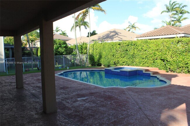 Building Photo - 947 Nandina Dr