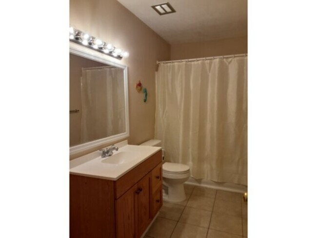 Building Photo - 268 Brewster Dr
