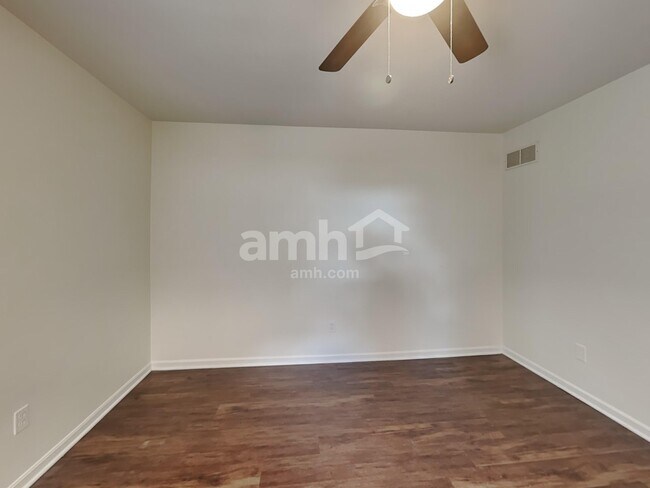 Building Photo - 10704 Sandy Ct