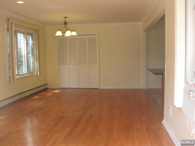 Building Photo - 184 Hillside Ave