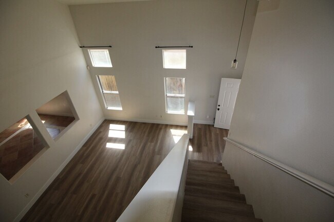 Building Photo - 9405 Salinger St