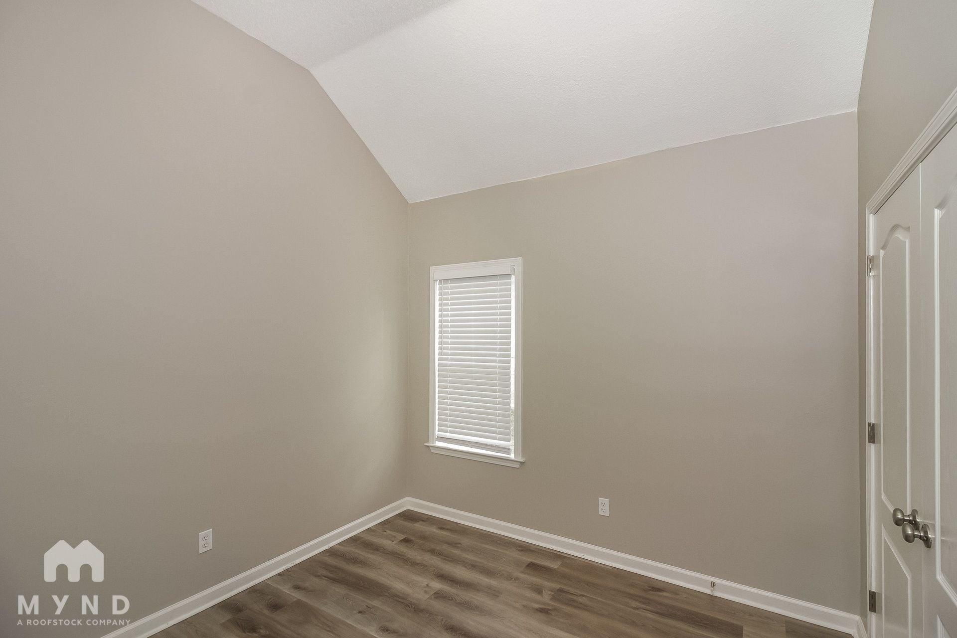 Building Photo - 10172 Lynham Dr