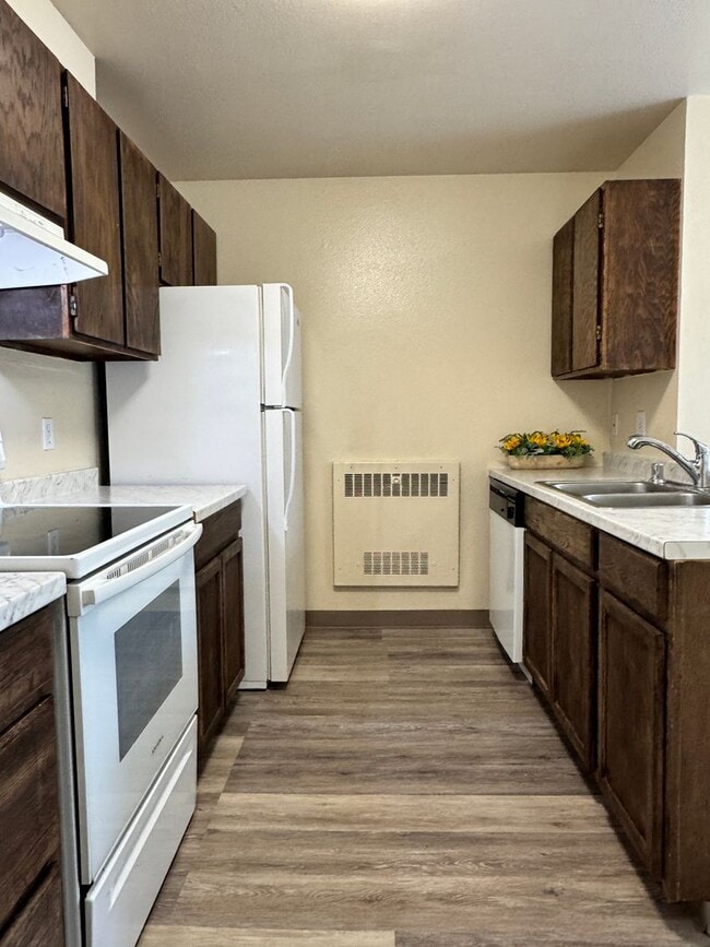 Building Photo - 24th Ave 1421- KN