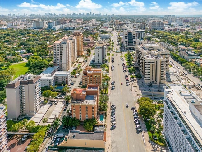 Building Photo - 671 Biltmore Way