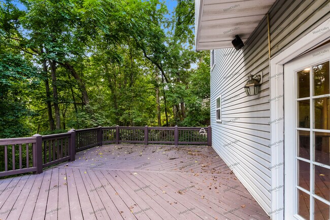 Building Photo - 441 Woodbine Ct