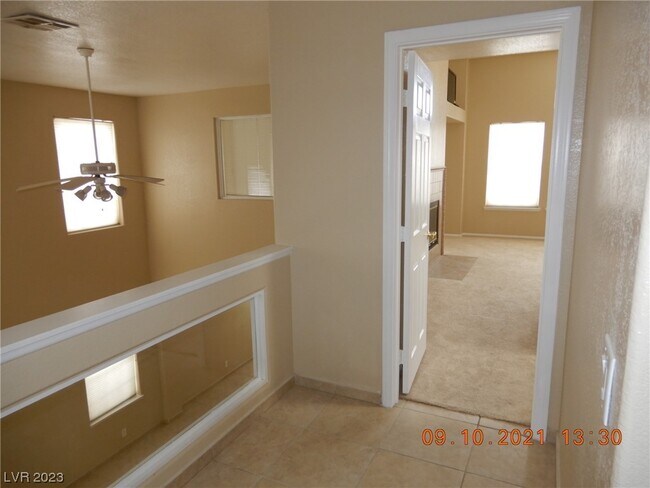 Building Photo - 7840 Millhopper Ave