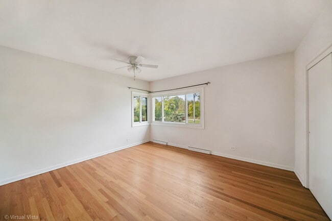 Building Photo - 482 E Vallette St