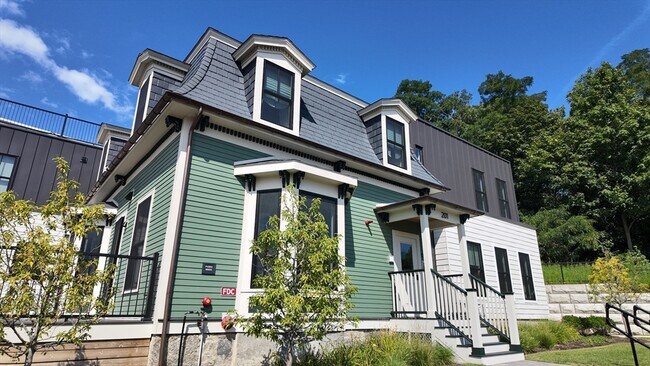 Building Photo - 201 Washington St