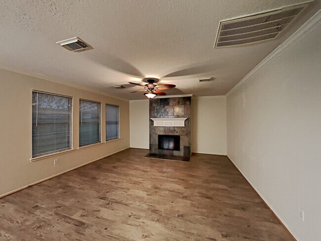 Building Photo - 9818 Golden Prairie Ln