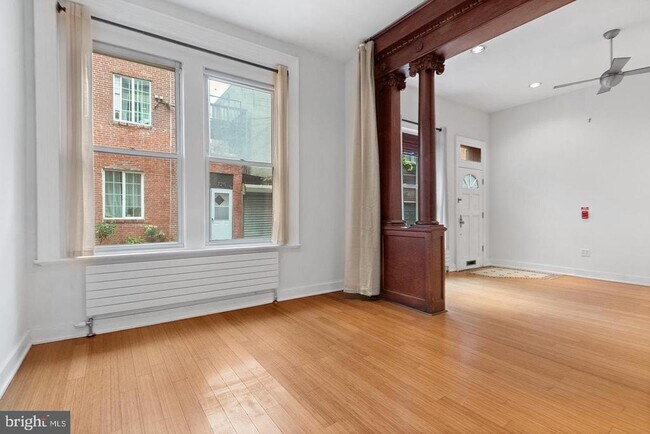 Building Photo - 727 S 7th St