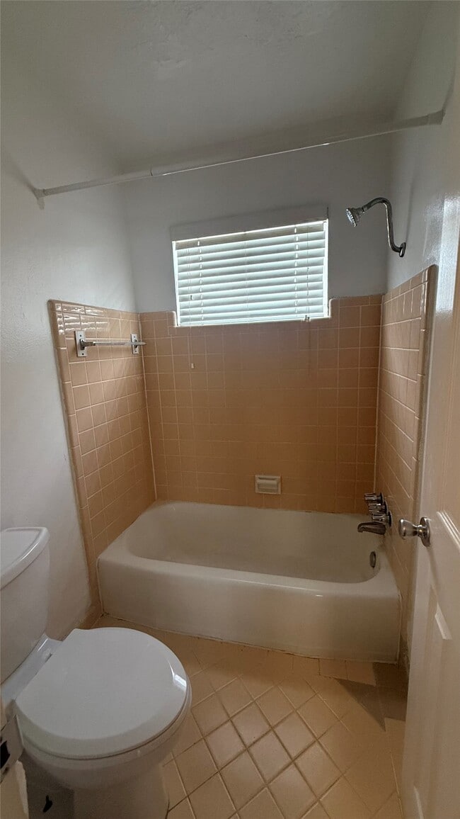 Building Photo - 519 Branard St