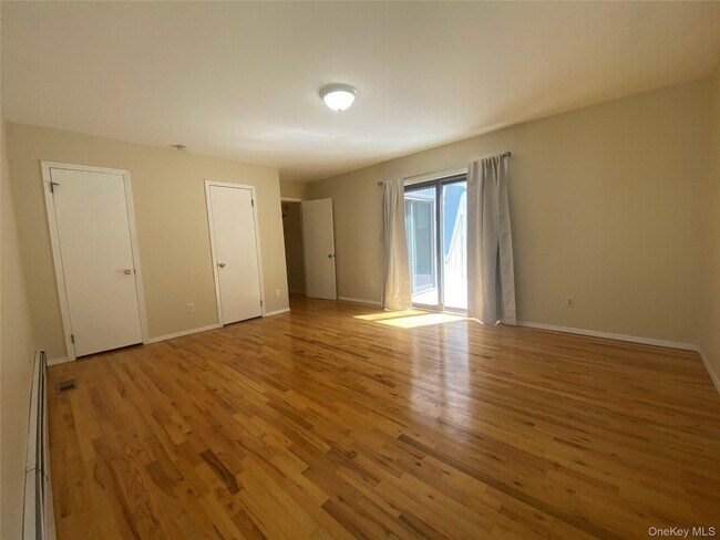 Building Photo - 15 Crestview Dr