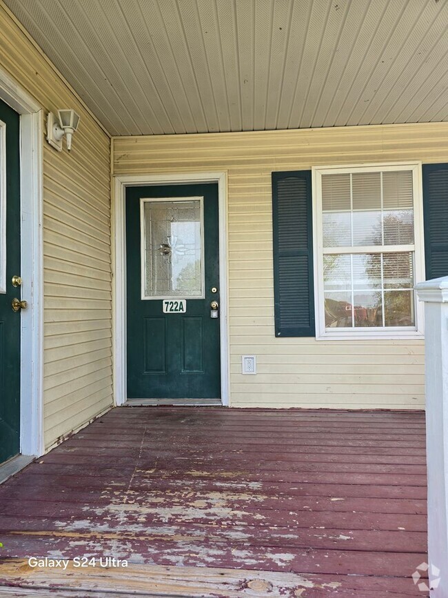 Building Photo - Very Nice 2BD/1BA