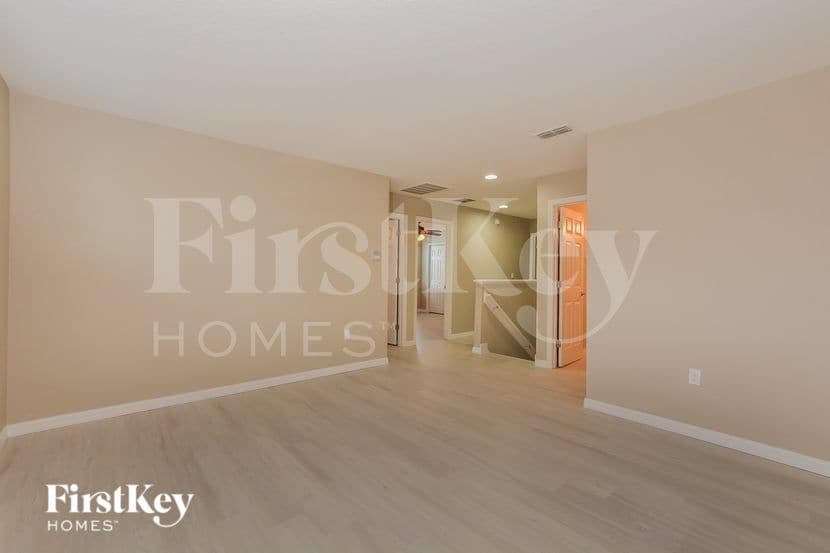 Building Photo - 109 8th St