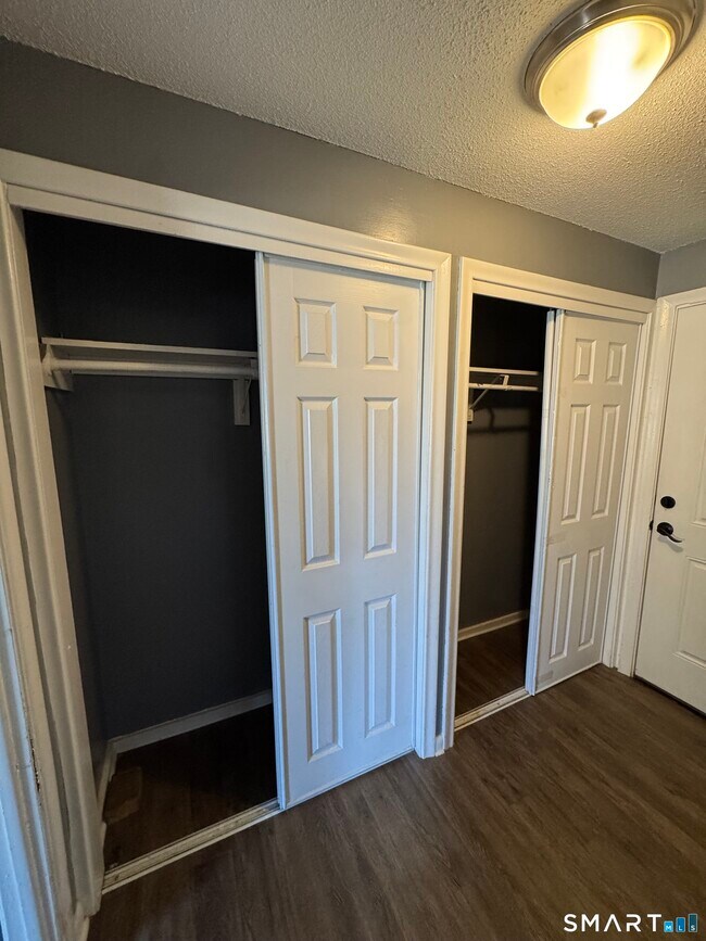 Building Photo - 356 Franklin Ave