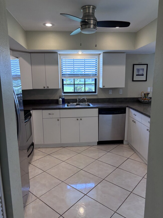 Building Photo - 3335 Purple Martin Dr