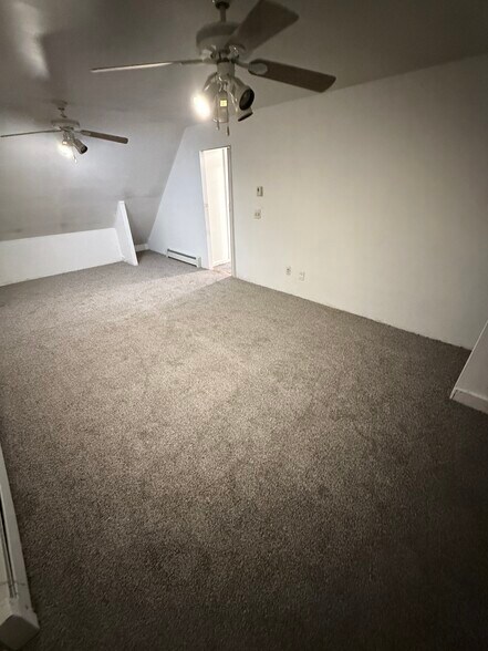 Building Photo - 20 Lorraine St