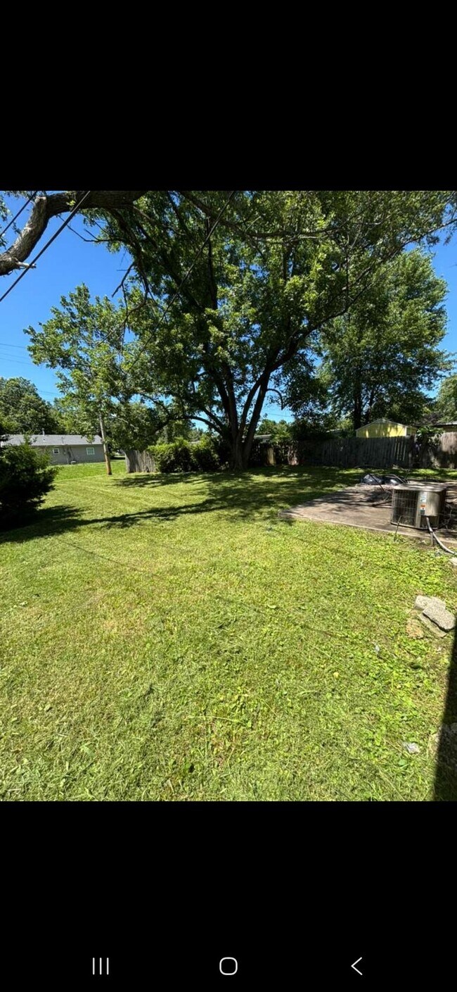 Building Photo - 507 St Robert Dr