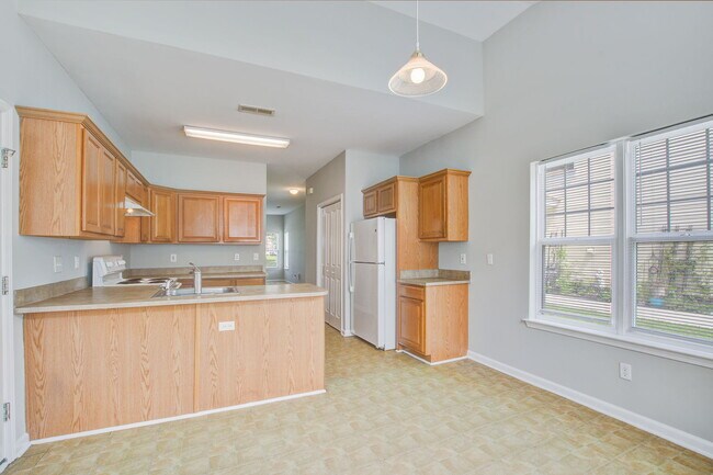 Building Photo - 198 Grand Oaks Dr