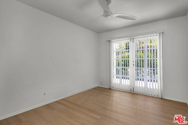 Building Photo - 315 26th St