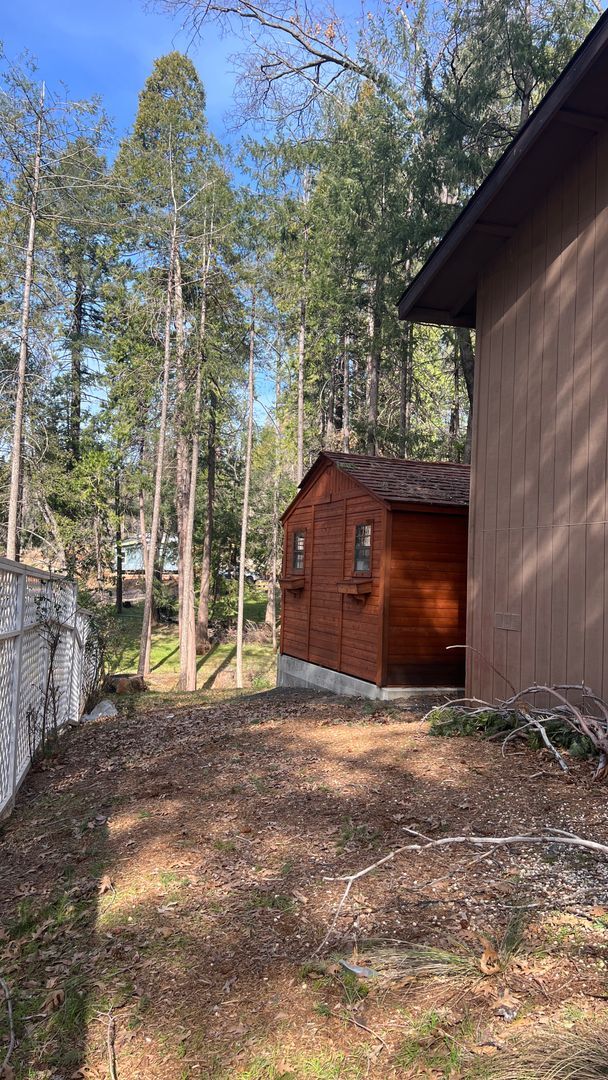 Building Photo - Two Bedroom Two bath home with attached Ga...