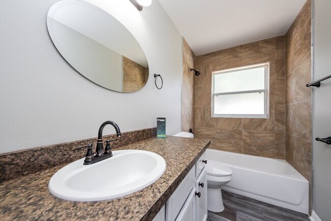 Building Photo - 11530 Foxglove Dr