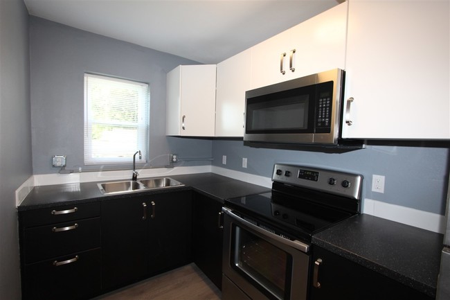Building Photo - 710 Wailes St