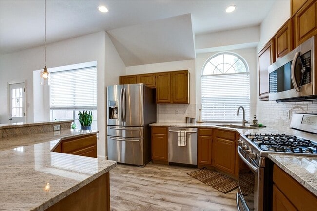 Building Photo - 3306 Ashleaf Dr