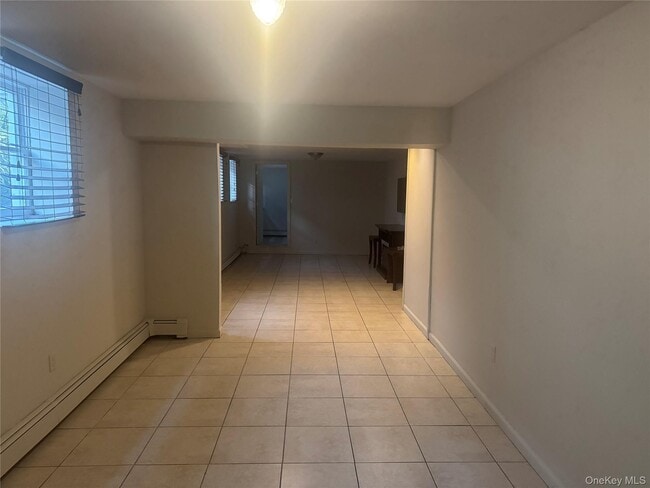 Building Photo - 411 W Walnut St