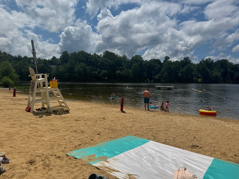 Building Photo - 15017 Oak Crest Ct