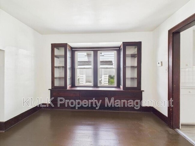Building Photo - 661 Patterson Ave
