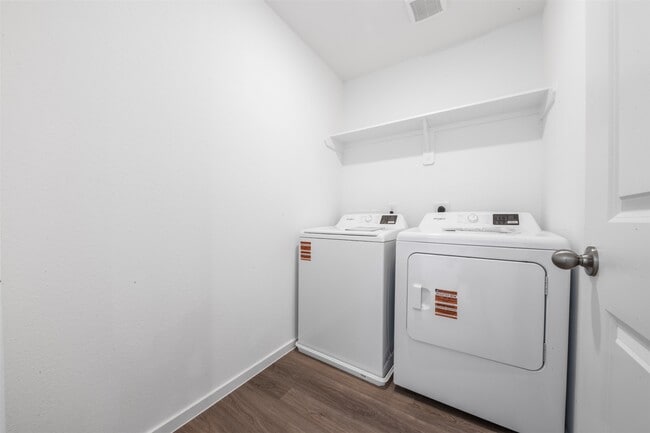 Building Photo - 3013 Alder Flower Dr