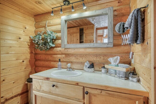 Building Photo - 5406 Henrys Lake Rd