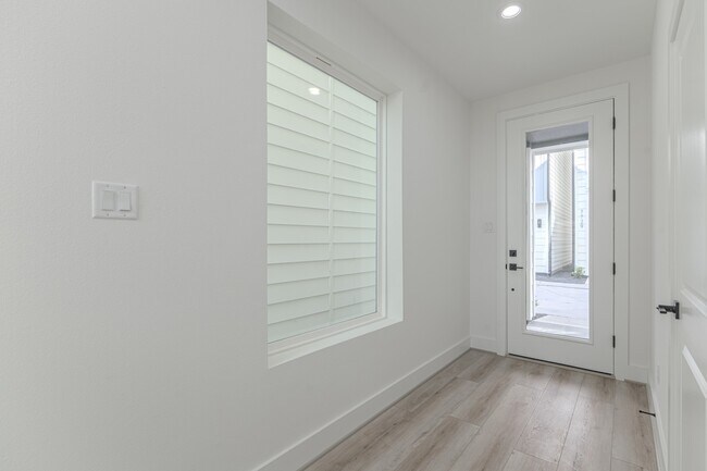 Building Photo - 7735 Hammerly Blvd