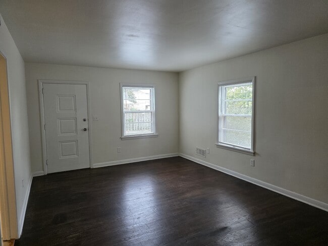 Building Photo - 167 S Hanover St