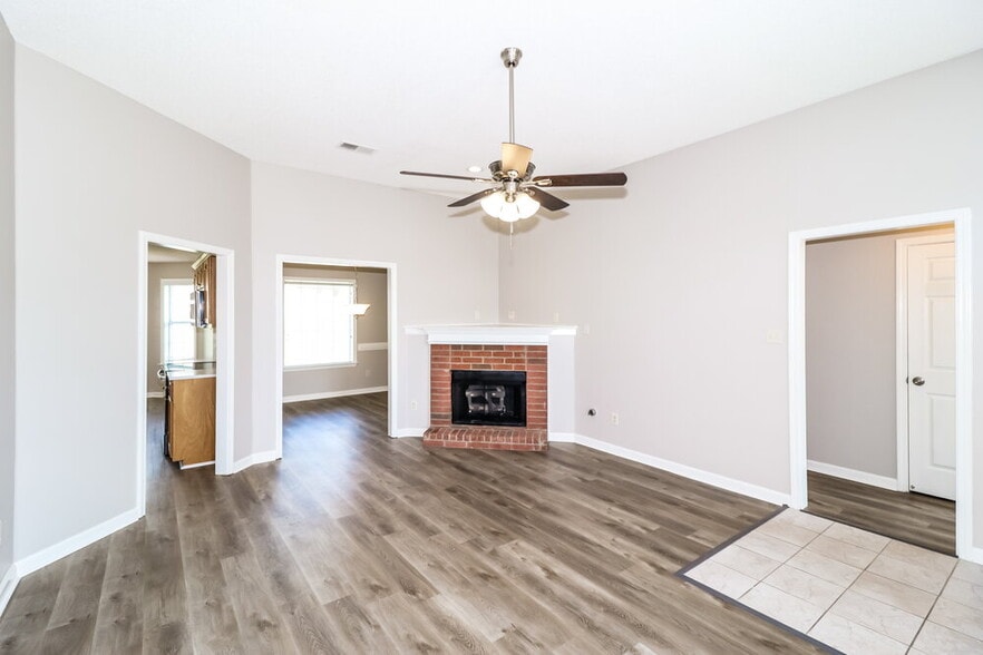 Building Photo - 1052 Mossy Knoll Dr