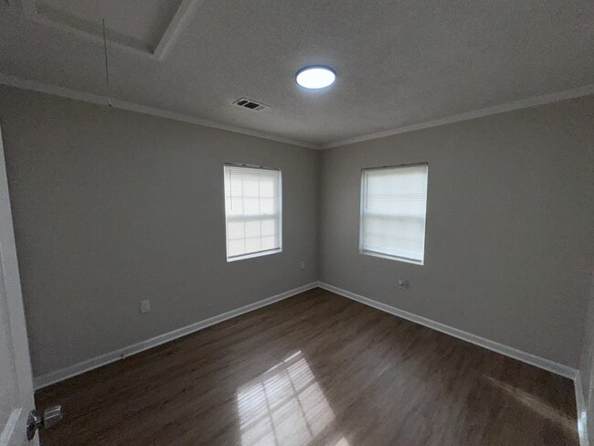 Building Photo - 207 South Ave SE