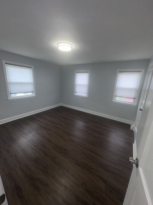 Building Photo - 2500 S 57th St
