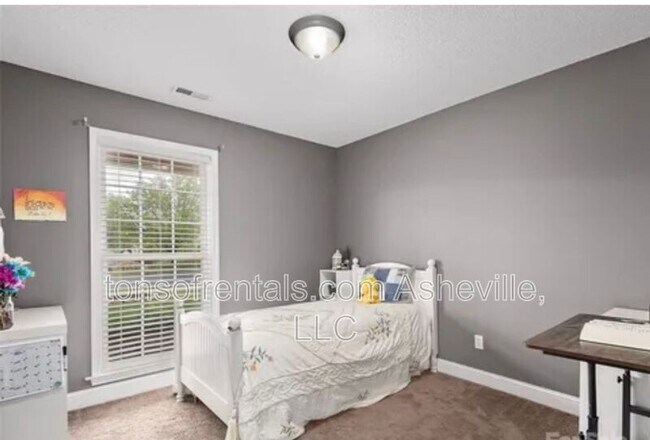 Building Photo - 108 Sandpiper Ct