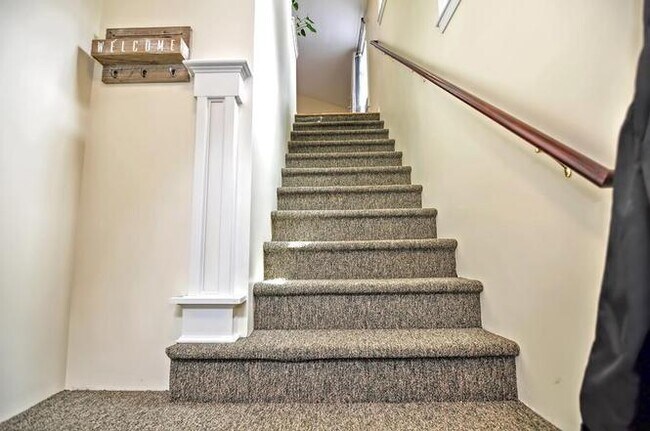 Building Photo - 12 Fisher St