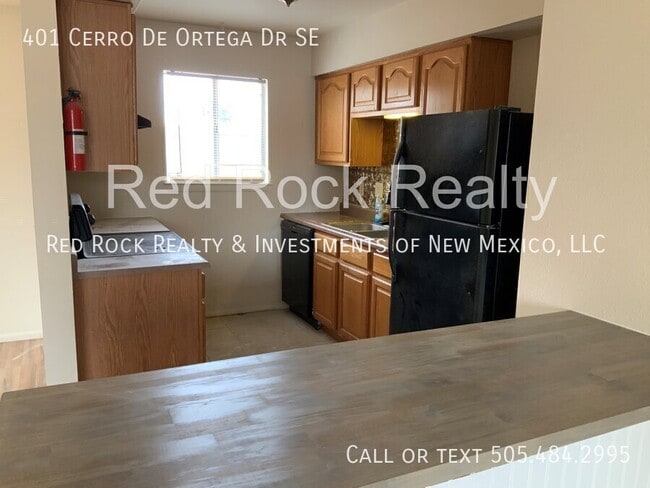 Building Photo - 401 Cerro De Ortega Dr SE