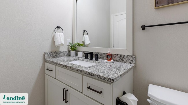 Building Photo - 6101 N Riverside Dr