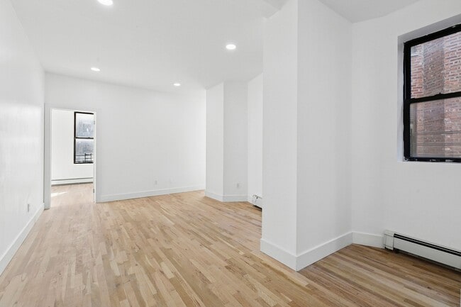 Building Photo - 441 W 151st St