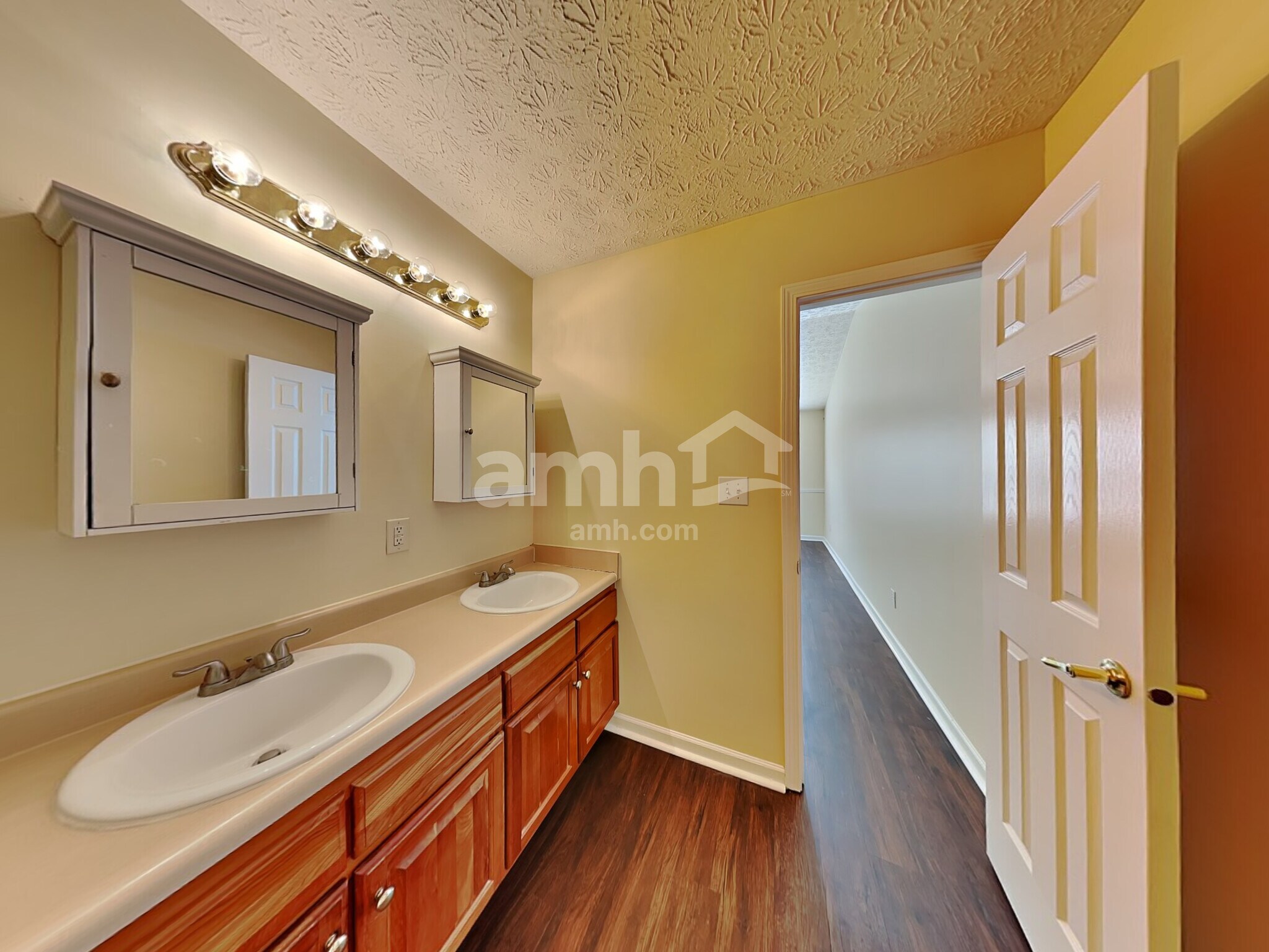 Building Photo - 13227 Summerwood Ln