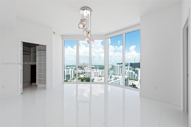 Building Photo - 2020 N Bayshore Dr