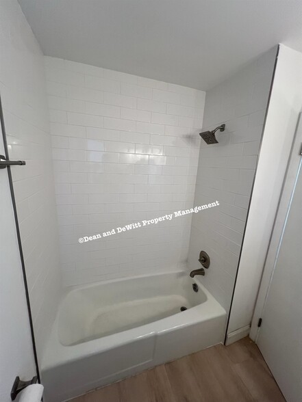 Building Photo - 1 Bed/1 Bath - Unit 6