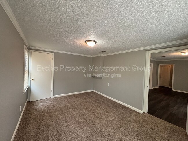 Building Photo - 3723 Wilshire Rd